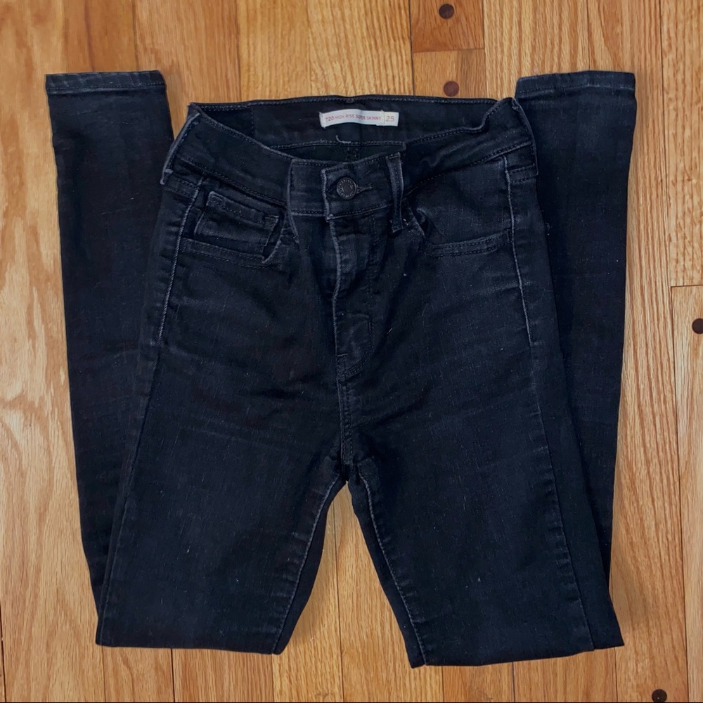 Levi’s Black 720 High Rise Super Skinny Jeans